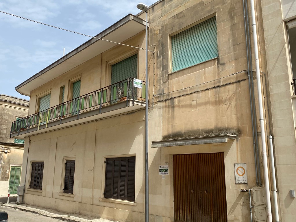 casa indipendente MQ 340 Maglie