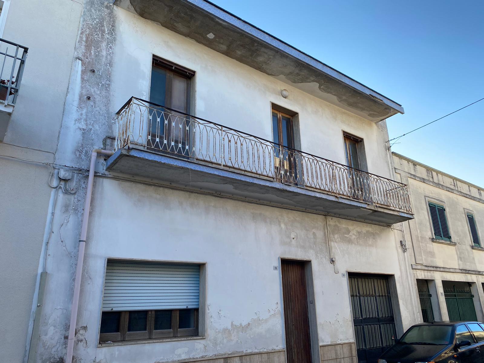 5 locali MQ 200 Muro Leccese