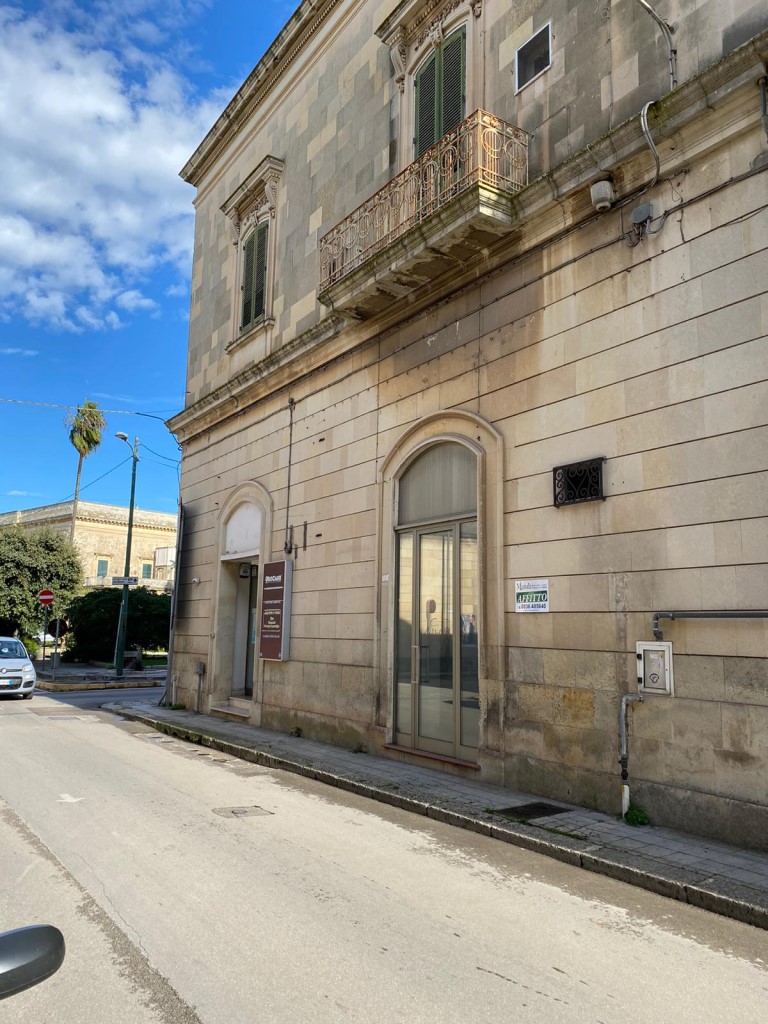 locale commerciale MQ 36 420,00 €